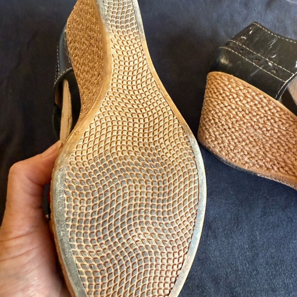 Corral Black Sandals with Vibrant Floral Embroidery - Picture 2 of 5